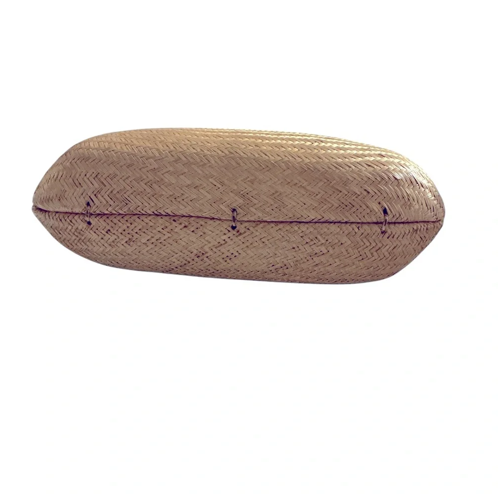 Clutch Woven with‎ gold chain Y2K